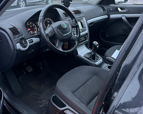 Чорний Шкода Октавія, об'ємом двигуна 1.4 л та пробігом 200 тис. км за 7200 $, фото 22 на Automoto.ua