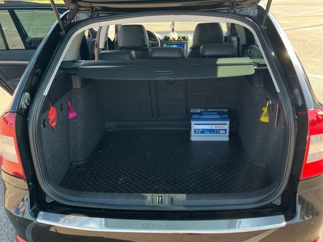 Чорний Шкода Октавія, об'ємом двигуна 2 л та пробігом 310 тис. км за 9000 $, фото 7 на Automoto.ua