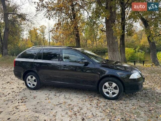 Шкода Октавия 2011 в Полтаве на Automoto.ua Черный Шкода Октавия, объемом двигателя 1.6 л и пробегом 220 тыс. км за 7600 $, фото 46 на Automoto.ua