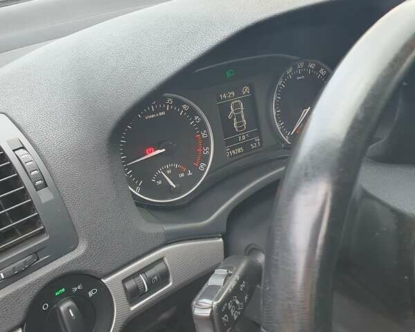 Черный Шкода Октавия, объемом двигателя 1.6 л и пробегом 220 тыс. км за 7950 $, фото 14 на Automoto.ua