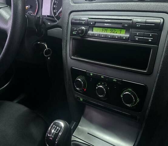 Черный Шкода Октавия, объемом двигателя 1.6 л и пробегом 245 тыс. км за 6790 $, фото 21 на Automoto.ua