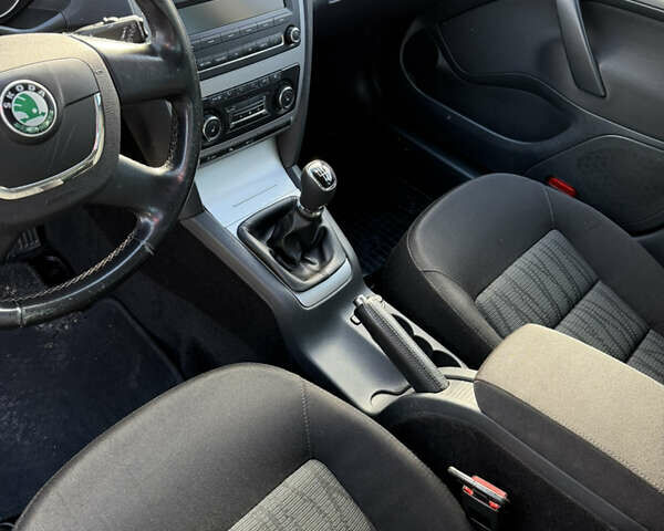 Черный Шкода Октавия, объемом двигателя 1.8 л и пробегом 222 тыс. км за 7200 $, фото 11 на Automoto.ua