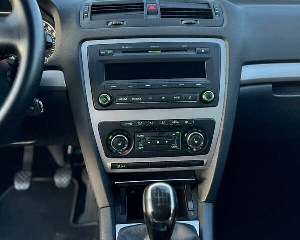 Шкода Октавія 2011 у Мукачеве на Automoto.ua Чорний Шкода Октавія, об'ємом двигуна 0 л та пробігом 244 тис. км за 7800 $, фото 19 на Automoto.ua