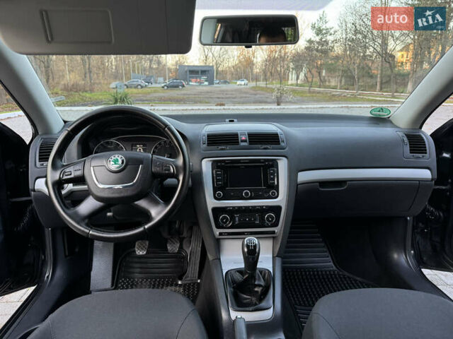 Черный Шкода Октавия, объемом двигателя 1.6 л и пробегом 243 тыс. км за 8350 $, фото 63 на Automoto.ua