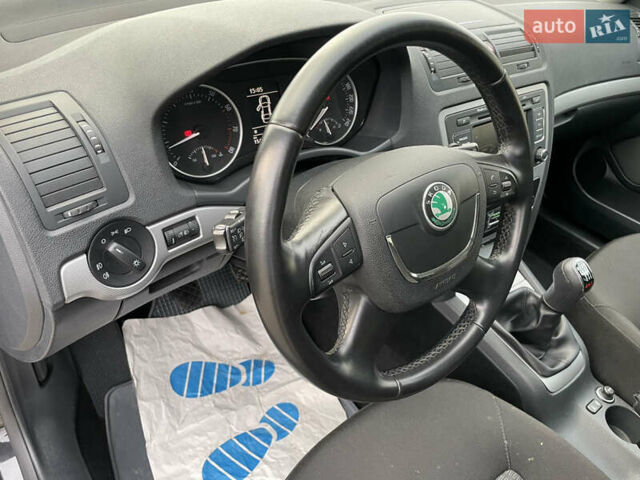 Черный Шкода Октавия, объемом двигателя 1.8 л и пробегом 154 тыс. км за 7500 $, фото 35 на Automoto.ua