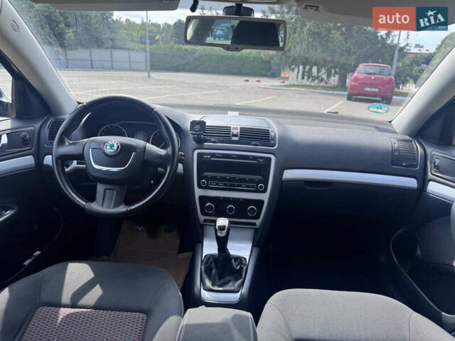 Черный Шкода Октавия, объемом двигателя 1.6 л и пробегом 274 тыс. км за 7999 $, фото 27 на Automoto.ua