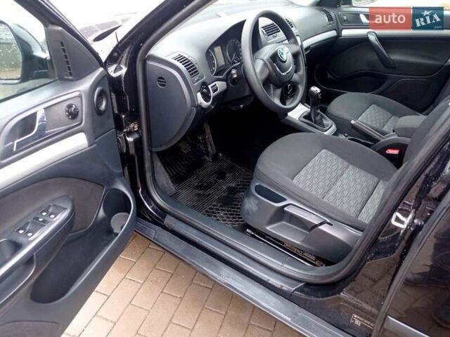 Черный Шкода Октавия, объемом двигателя 1.6 л и пробегом 278 тыс. км за 6950 $, фото 9 на Automoto.ua