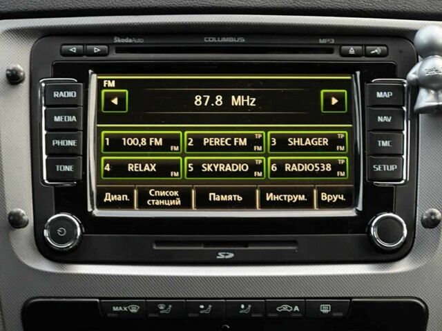 Чорний Шкода Октавія, об'ємом двигуна 1.2 л та пробігом 239 тис. км за 6999 $, фото 14 на Automoto.ua