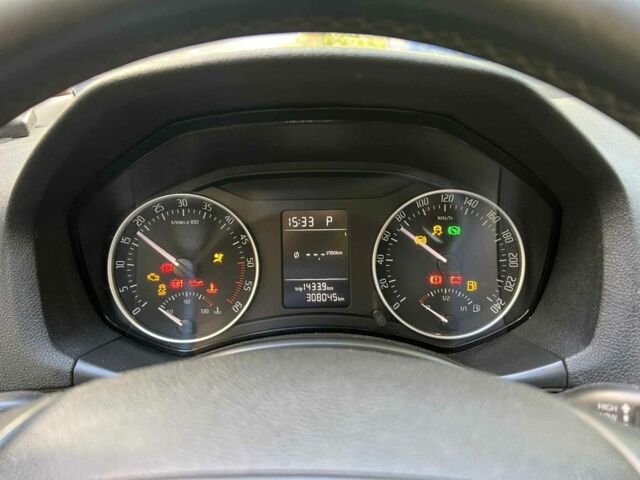 Черный Шкода Октавия, объемом двигателя 1.6 л и пробегом 307 тыс. км за 7000 $, фото 7 на Automoto.ua