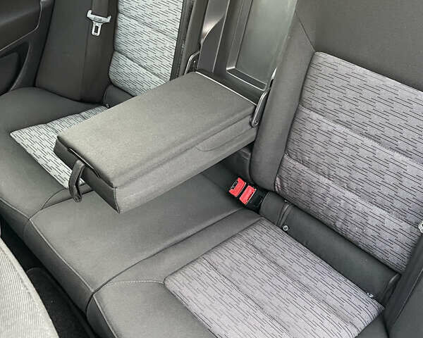 Чорний Шкода Октавія, об'ємом двигуна 1.6 л та пробігом 194 тис. км за 9399 $, фото 80 на Automoto.ua