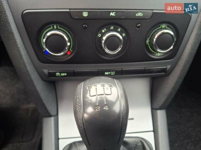 Чорний Шкода Октавія, об'ємом двигуна 1.6 л та пробігом 221 тис. км за 8600 $, фото 51 на Automoto.ua