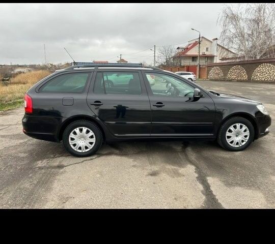 Чорний Шкода Октавія, об'ємом двигуна 1.8 л та пробігом 230 тис. км за 6750 $, фото 6 на Automoto.ua