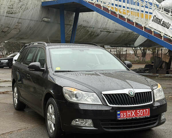 Черный Шкода Октавия, объемом двигателя 1.6 л и пробегом 260 тыс. км за 8700 $, фото 1 на Automoto.ua