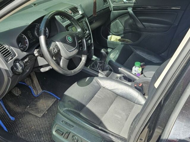 Шкода Октавия 2011 в Харькове на Automoto.ua Черный Шкода Октавия, объемом двигателя 1.8 л и пробегом 0 тыс. км за 8000 $, фото 4 на Automoto.ua