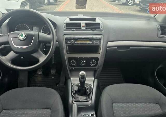 Черный Шкода Октавия, объемом двигателя 1.6 л и пробегом 245 тыс. км за 6790 $, фото 19 на Automoto.ua