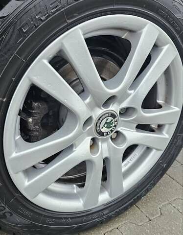 Черный Шкода Октавия, объемом двигателя 1.6 л и пробегом 216 тыс. км за 7700 $, фото 8 на Automoto.ua