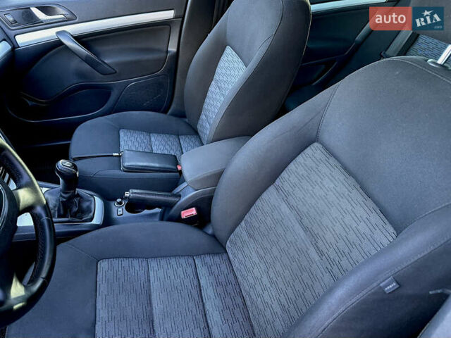 Чорний Шкода Октавія, об'ємом двигуна 1.6 л та пробігом 247 тис. км за 6900 $, фото 25 на Automoto.ua