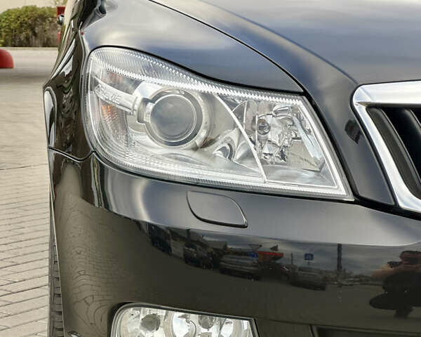Черный Шкода Октавия, объемом двигателя 1.6 л и пробегом 157 тыс. км за 11390 $, фото 10 на Automoto.ua