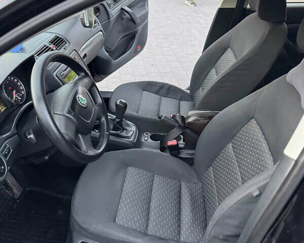 Чорний Шкода Октавія, об'ємом двигуна 1.6 л та пробігом 273 тис. км за 7600 $, фото 29 на Automoto.ua
