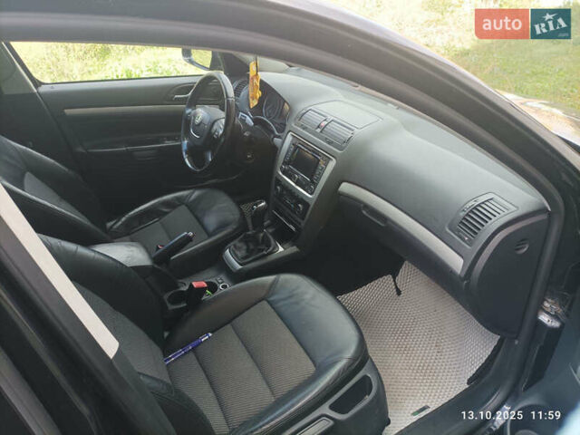 Шкода Октавия 2011 в Виннице на Automoto.ua Черный Шкода Октавия, объемом двигателя 1.6 л и пробегом 291 тыс. км за 8800 $, фото 5 на Automoto.ua