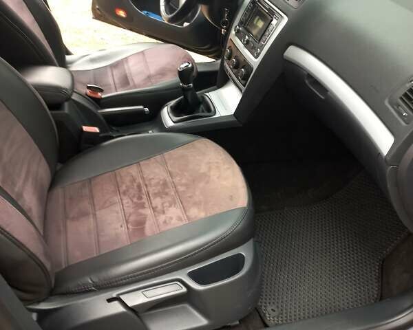 Черный Шкода Октавия, объемом двигателя 1.6 л и пробегом 254 тыс. км за 7650 $, фото 22 на Automoto.ua