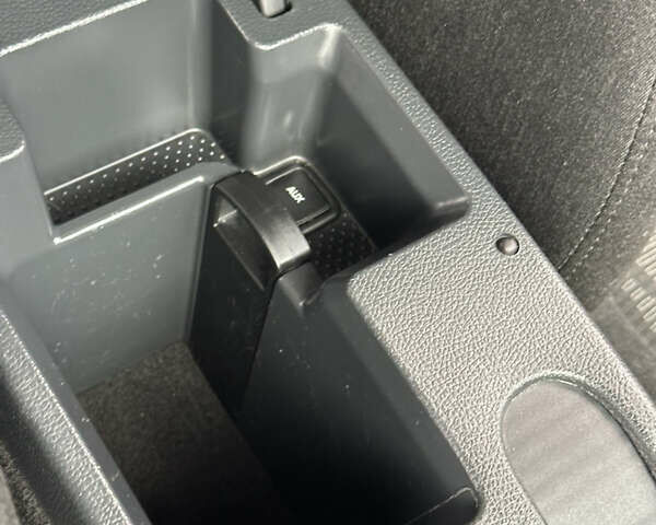 Черный Шкода Октавия, объемом двигателя 1.6 л и пробегом 157 тыс. км за 11390 $, фото 35 на Automoto.ua