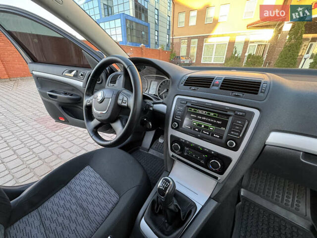 Чорний Шкода Октавія, об'ємом двигуна 1.6 л та пробігом 265 тис. км за 8100 $, фото 31 на Automoto.ua