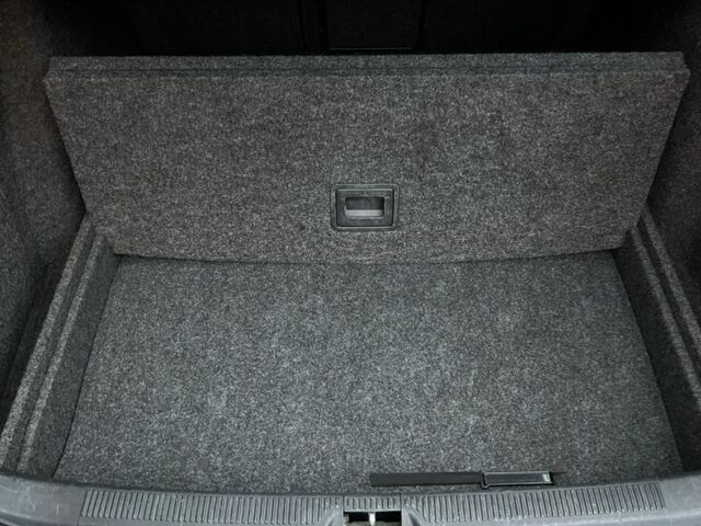 Черный Шкода Октавия, объемом двигателя 1.2 л и пробегом 155 тыс. км за 6400 $, фото 5 на Automoto.ua