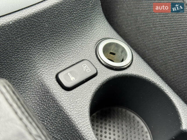 Чорний Шкода Октавія, об'ємом двигуна 1.2 л та пробігом 191 тис. км за 6999 $, фото 59 на Automoto.ua