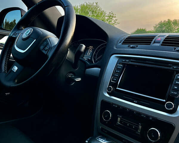 Шкода Октавия 2011 в Чернигове на Automoto.ua Черный Шкода Октавия, объемом двигателя 2 л и пробегом 257 тыс. км за 12900 $, фото 12 на Automoto.ua