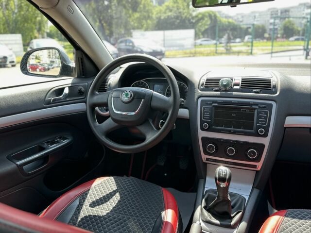 Шкода Октавія 2011 у Львові на Automoto.ua Чорний Шкода Октавія, об'ємом двигуна 1.6 л та пробігом 324 тис. км за 7999 $, фото 16 на Automoto.ua
