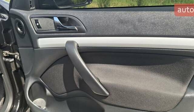 Черный Шкода Октавия, объемом двигателя 2 л и пробегом 267 тыс. км за 11400 $, фото 17 на Automoto.ua