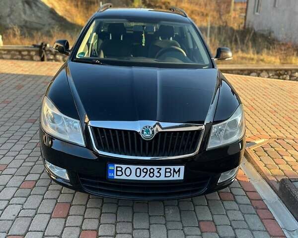 Черный Шкода Октавия, объемом двигателя 1.6 л и пробегом 260 тыс. км за 7900 $, фото 1 на Automoto.ua