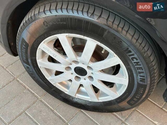 Черный Шкода Октавия, объемом двигателя 1.6 л и пробегом 313 тыс. км за 9490 $, фото 24 на Automoto.ua