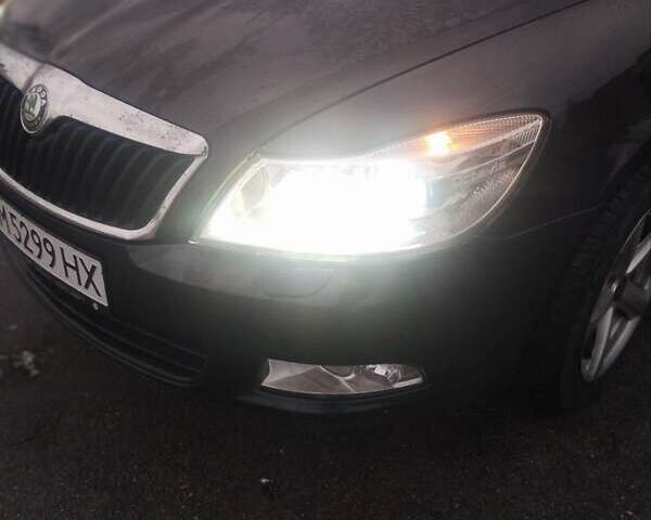 Черный Шкода Октавия, объемом двигателя 1.8 л и пробегом 251 тыс. км за 7999 $, фото 8 на Automoto.ua