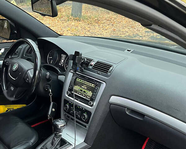 Черный Шкода Октавия, объемом двигателя 2 л и пробегом 228 тыс. км за 10000 $, фото 20 на Automoto.ua