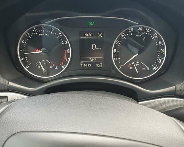 Черный Шкода Октавия, объемом двигателя 1.6 л и пробегом 220 тыс. км за 7950 $, фото 19 на Automoto.ua