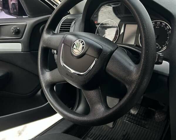 Черный Шкода Октавия, объемом двигателя 1.6 л и пробегом 285 тыс. км за 6700 $, фото 11 на Automoto.ua