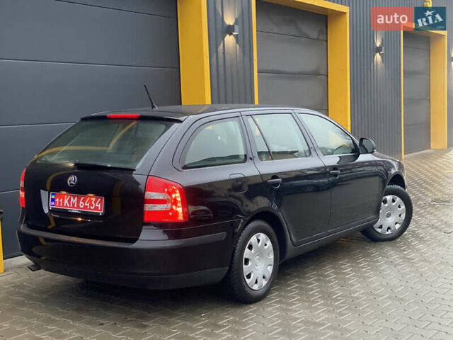 Черный Шкода Октавия, объемом двигателя 1.6 л и пробегом 198 тыс. км за 6999 $, фото 16 на Automoto.ua