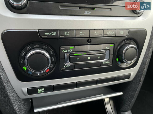 Чорний Шкода Октавія, об'ємом двигуна 1.6 л та пробігом 194 тис. км за 9399 $, фото 95 на Automoto.ua