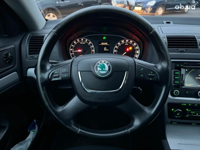 Черный Шкода Октавия, объемом двигателя 1.6 л и пробегом 237 тыс. км за 8190 $, фото 20 на Automoto.ua