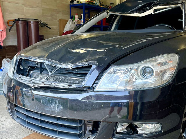 Чорний Шкода Октавія, об'ємом двигуна 1.8 л та пробігом 158 тис. км за 5000 $, фото 1 на Automoto.ua