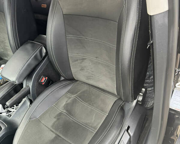 Чорний Шкода Октавія, об'ємом двигуна 1.6 л та пробігом 256 тис. км за 7900 $, фото 2 на Automoto.ua