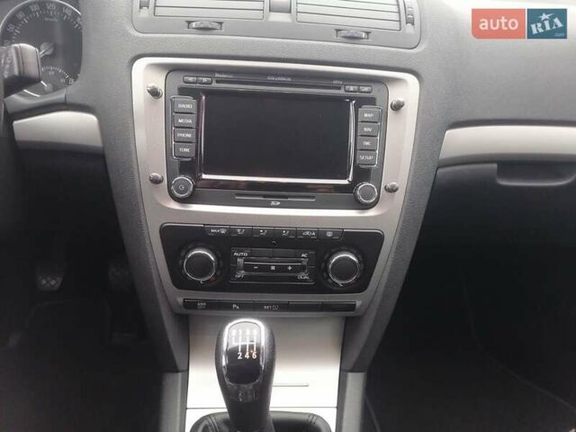 Чорний Шкода Октавія, об'ємом двигуна 1.2 л та пробігом 183 тис. км за 6300 $, фото 30 на Automoto.ua