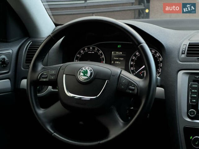 Черный Шкода Октавия, объемом двигателя 1.99 л и пробегом 211 тыс. км за 10755 $, фото 69 на Automoto.ua