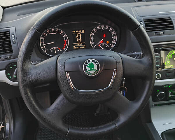 Черный Шкода Октавия, объемом двигателя 1.6 л и пробегом 278 тыс. км за 7950 $, фото 8 на Automoto.ua