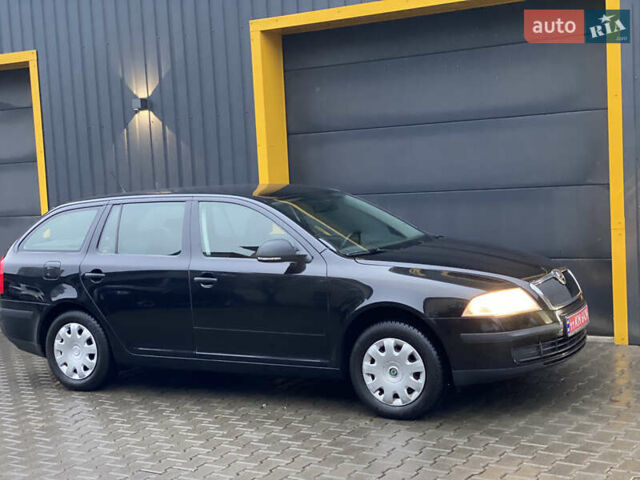 Черный Шкода Октавия, объемом двигателя 1.6 л и пробегом 198 тыс. км за 6999 $, фото 34 на Automoto.ua