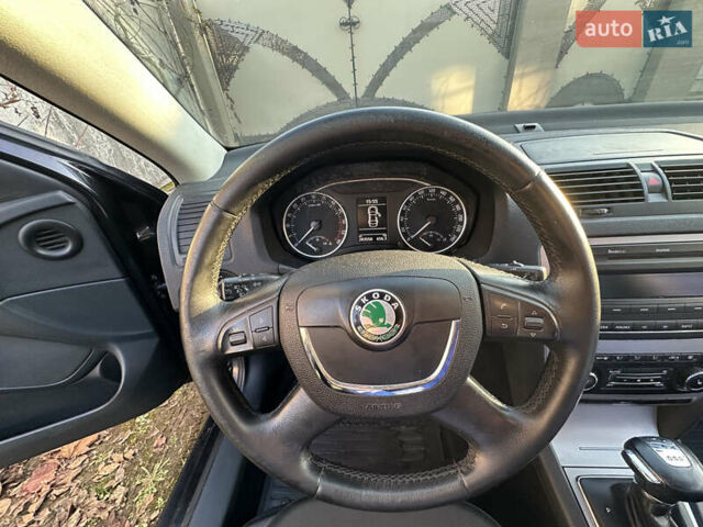 Черный Шкода Октавия, объемом двигателя 1.6 л и пробегом 200 тыс. км за 8800 $, фото 12 на Automoto.ua