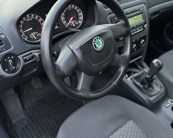Чорний Шкода Октавія, об'ємом двигуна 1.6 л та пробігом 273 тис. км за 7600 $, фото 27 на Automoto.ua