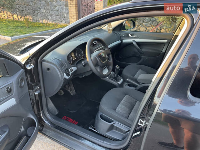 Чорний Шкода Октавія, об'ємом двигуна 1.8 л та пробігом 172 тис. км за 8300 $, фото 21 на Automoto.ua